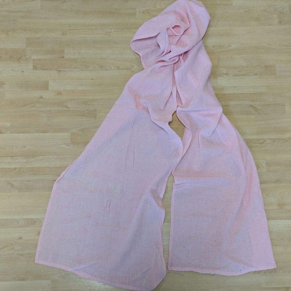 Light pink long cotton scarf.